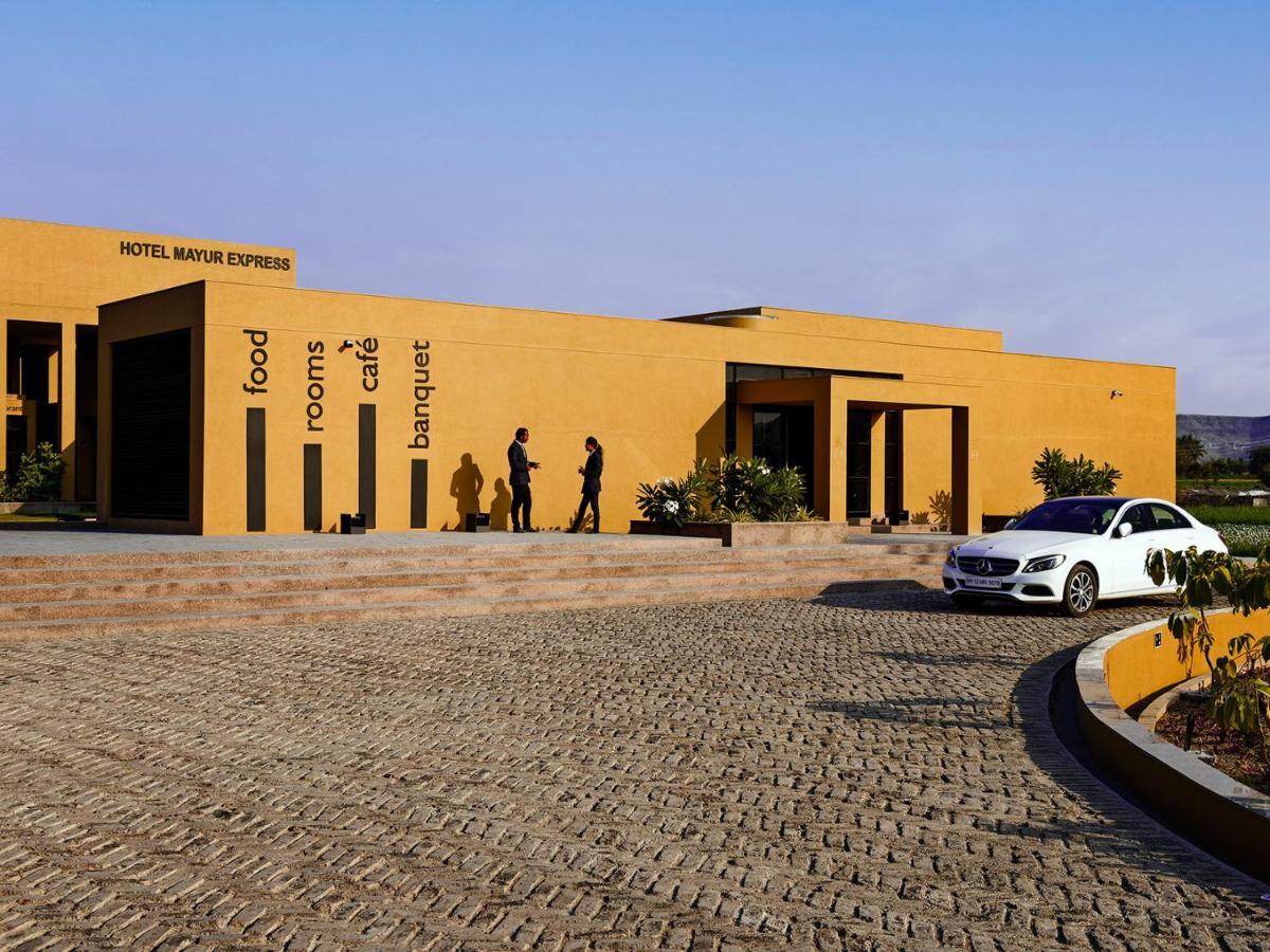 Hotel Mayur Express Sangamner Exterior photo